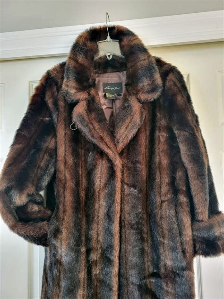 Does Dennis Basso use real fur? – Celebrity.fm – #1 Official Stars, Business & People Network, Wiki, Success story, Biography & Quotes