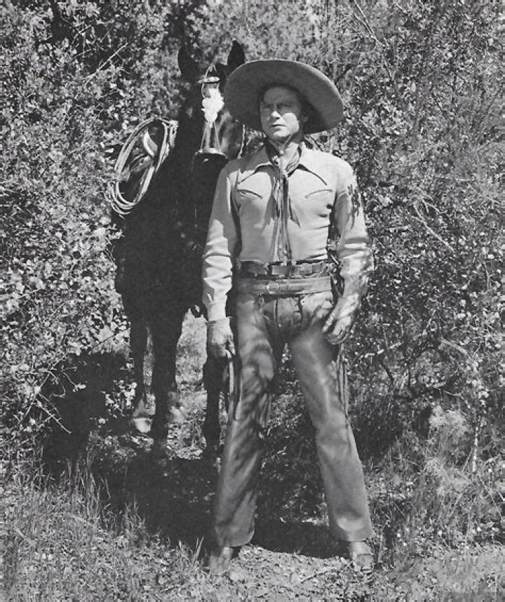 Don 'Red' Barry Biography, Age, Height, Wife, Net Worth, Family