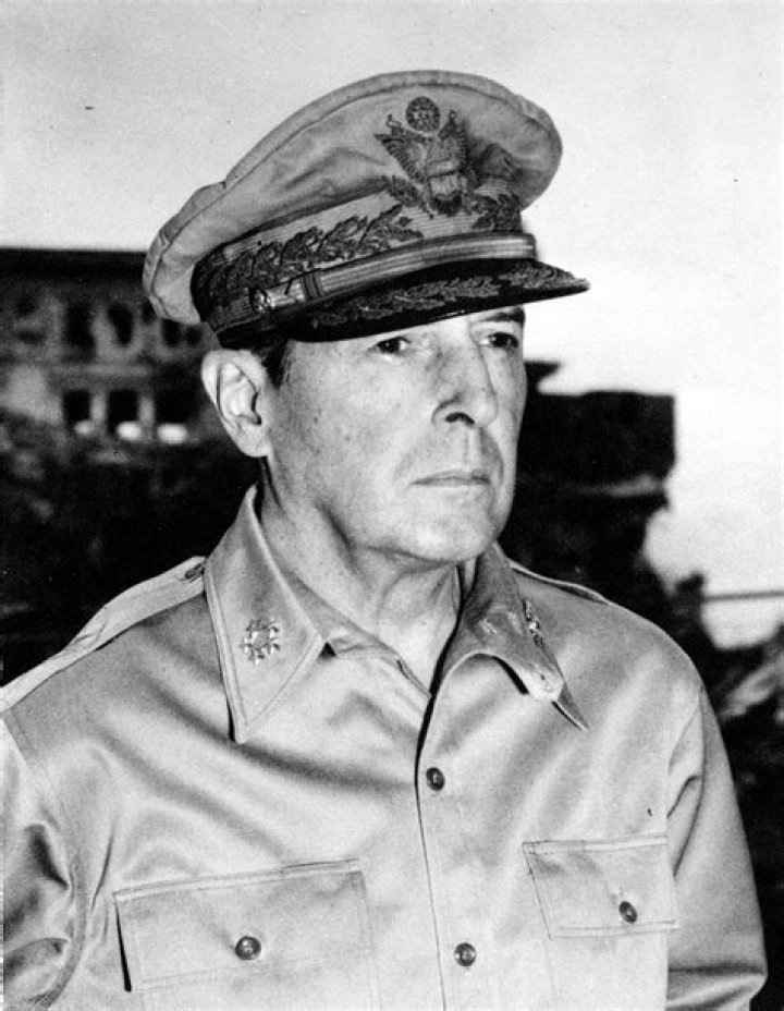 Douglas MacArthur (War Hero) - Age, Birthday, Bio, Facts, Family, Net Worth, Height & More