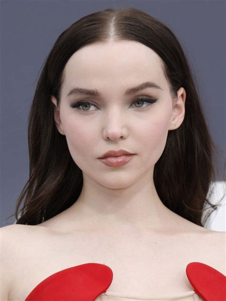 Dove Cameron (TV Actress) - Age, Birthday, Bio, Facts, Family, Net Worth, Height & More