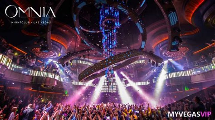 Drake Performs at OMNIA Nightclub in Caesars Palace Las Vegas — See Pics!