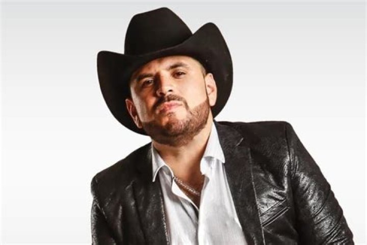 El Komander (World Music Singer) - Age, Birthday, Bio, Facts, Family, Net Worth, Height & More