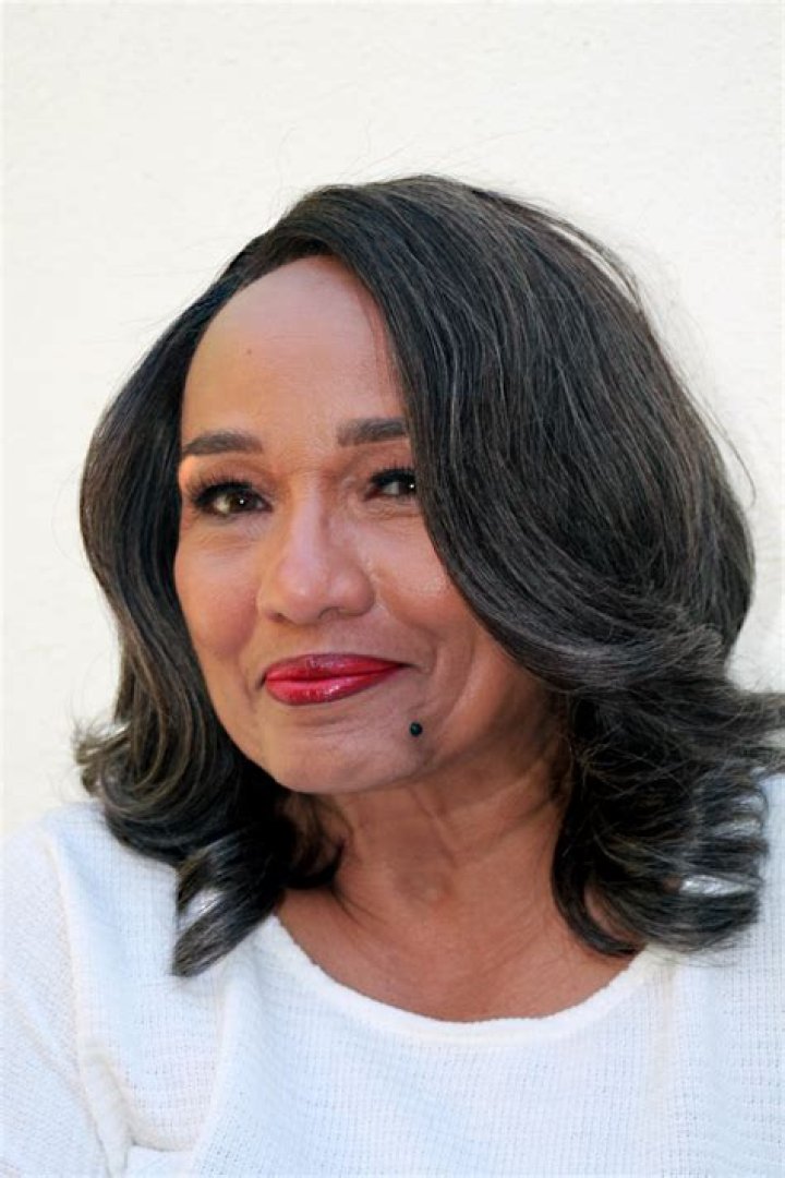 Ella Joyce (Stage Actress) - Age, Birthday, Bio, Facts, Family, Net Worth, Height & More