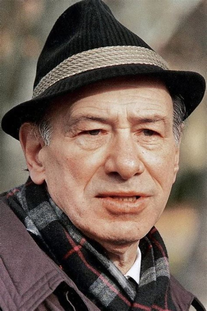 Elo Romancik Biography, Age, Height, Wife, Net Worth, Family