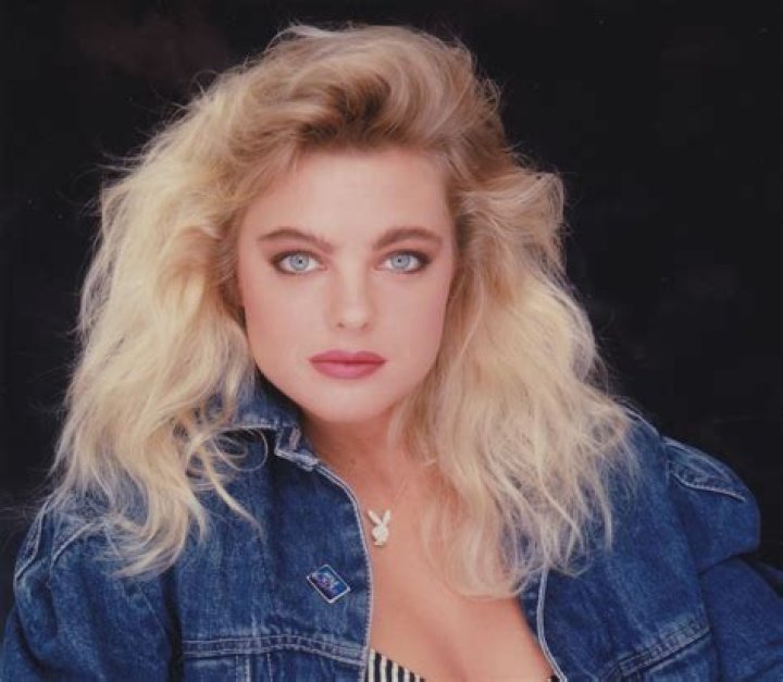 Erika Eleniak (TV Actress) - Age, Birthday, Bio, Facts, Family, Net Worth, Height & More