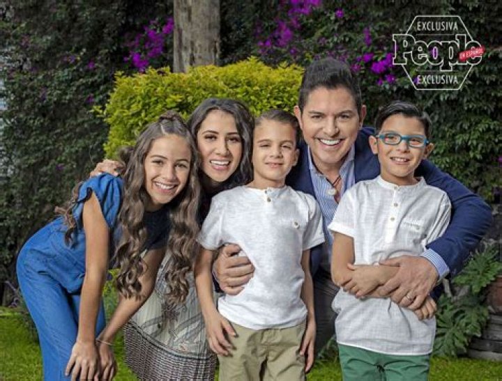 Ernesto Laguardia Biography, Age, Height, Wife, Net Worth, Family