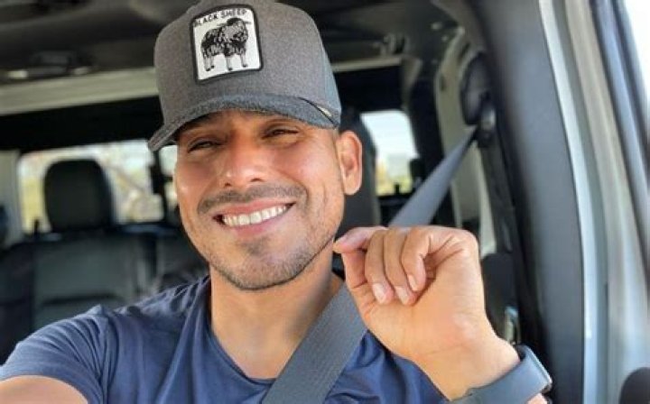 Espinoza Paz (World Music Singer) - Age, Birthday, Bio, Facts, Family, Net Worth, Height & More