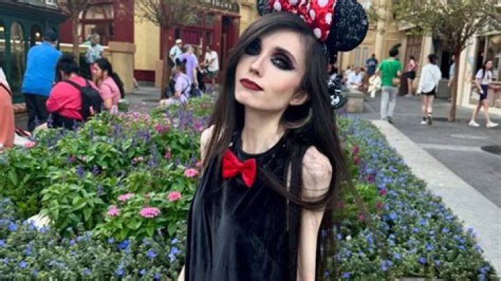 Eugenia Cooney (YouTube Star) - Age, Birthday, Bio, Facts, Family, Net Worth, Height & More