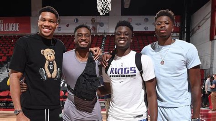 Francis Antetokounmpo And Brother Giannis Antetokounmpo Age Gap, Basketball’s Budding Family