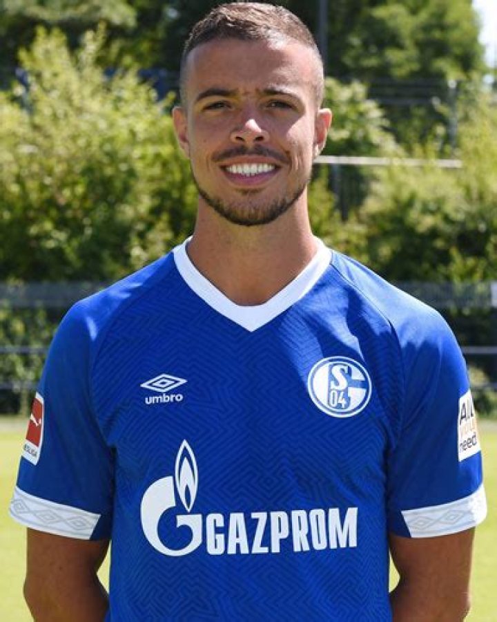 Franco Di Santo Biography, Age, Height, Wife, Net Worth, Family