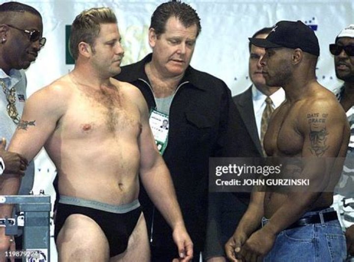 Francois Botha (Boxer) - Age, Birthday, Bio, Facts, Family, Net Worth, Height & More