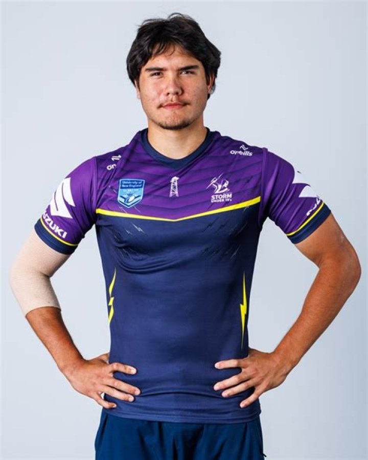 Frank Howarth (Architect) - Age, Birthday, Bio, Facts, Family, Net Worth, Height & More