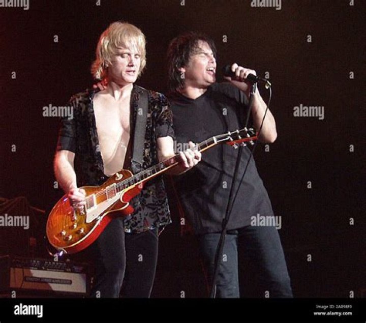 Frankie Sullivan (Guitarist) - Age, Birthday, Bio, Facts, Family, Net Worth, Height & More