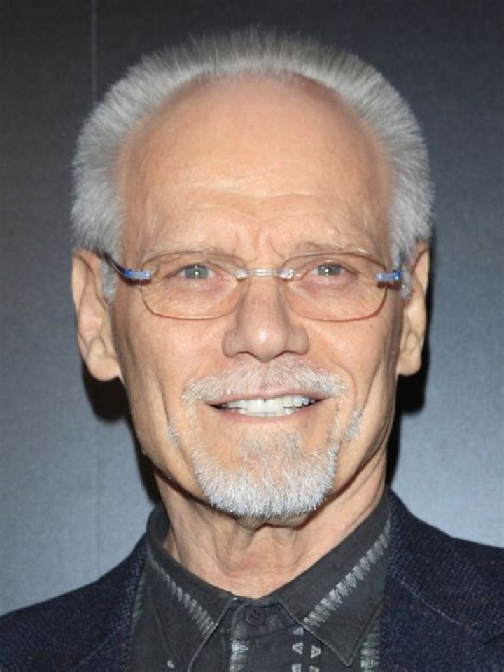 Fred Dryer (Jugador de Fútbol Americano) - Edad, cumpleaños, biografía, hechos, familia, patrimonio neto, altura y más