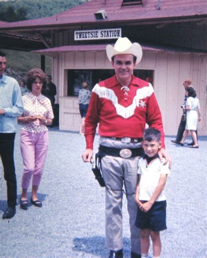 Fred Kirby Biography, Age, Height, Wife, Net Worth, Family