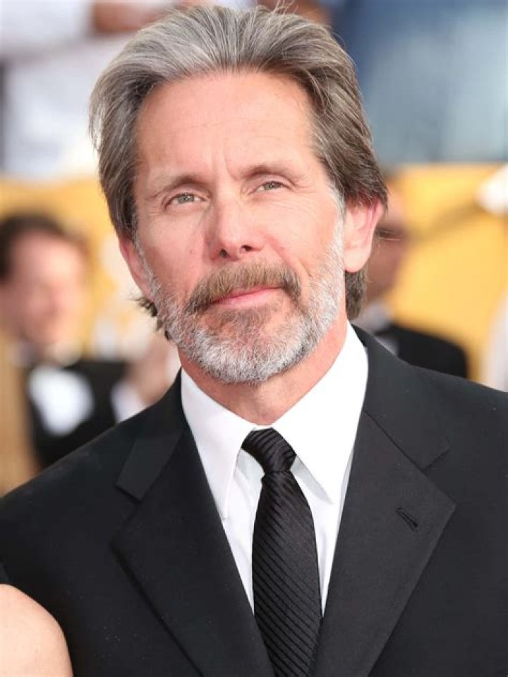Gary Cole (TV Actor) - Age, Birthday, Bio, Facts, Family, Net Worth, Height & More