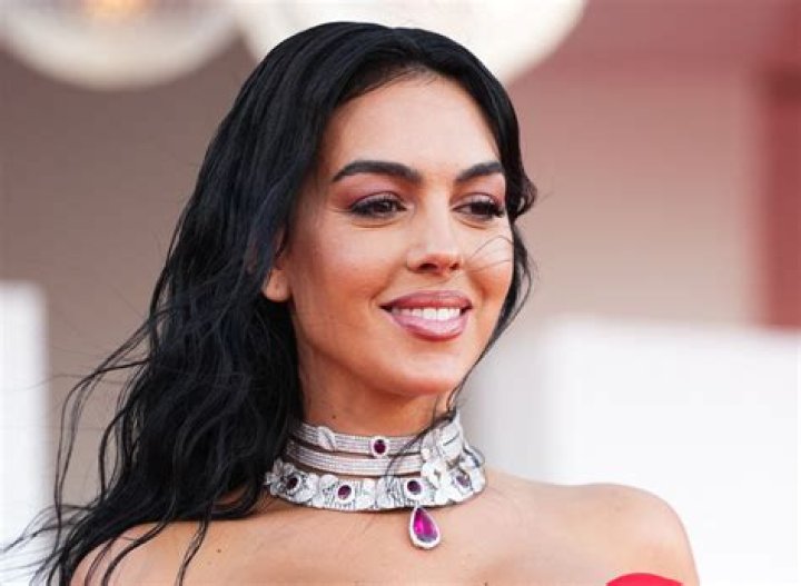 Georgina Rodríguez (Estrella de Instagram) - Edad, cumpleaños, biografía, hechos, familia, patrimonio neto, altura y más