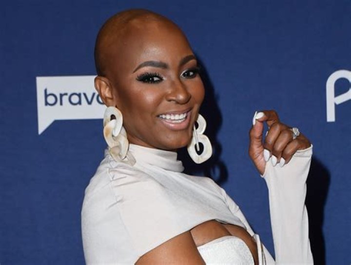 Who is Guerdy Abraira? Wiki, Age, Height, Husband, Family, Ethnicity, Net Worth, Bio & More