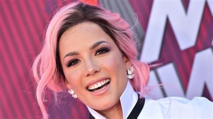 Halsey Shuts Down Pregnancy Rumors in the Most Hilarious Way Possible