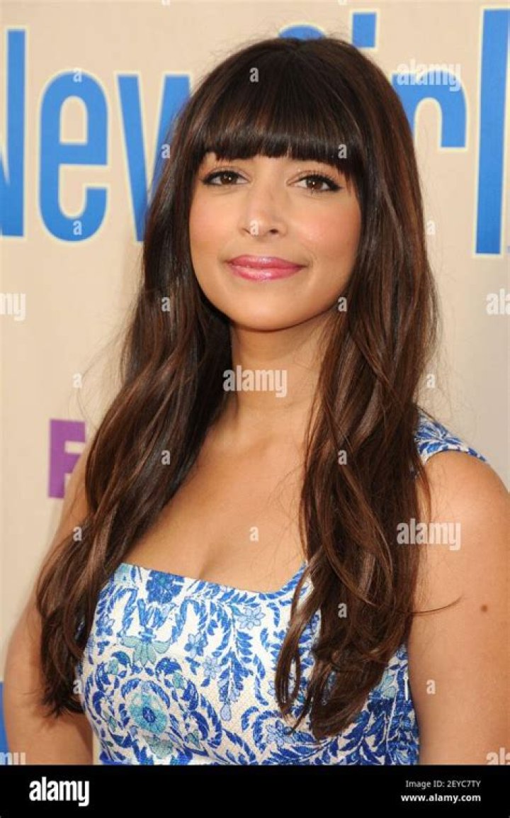 Hannah Simone