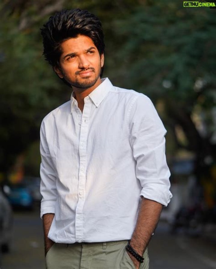 Harshavardhan Vidyasagar Biography, Wiki, Age, Height, Family, Songs, Girlfriend & Career