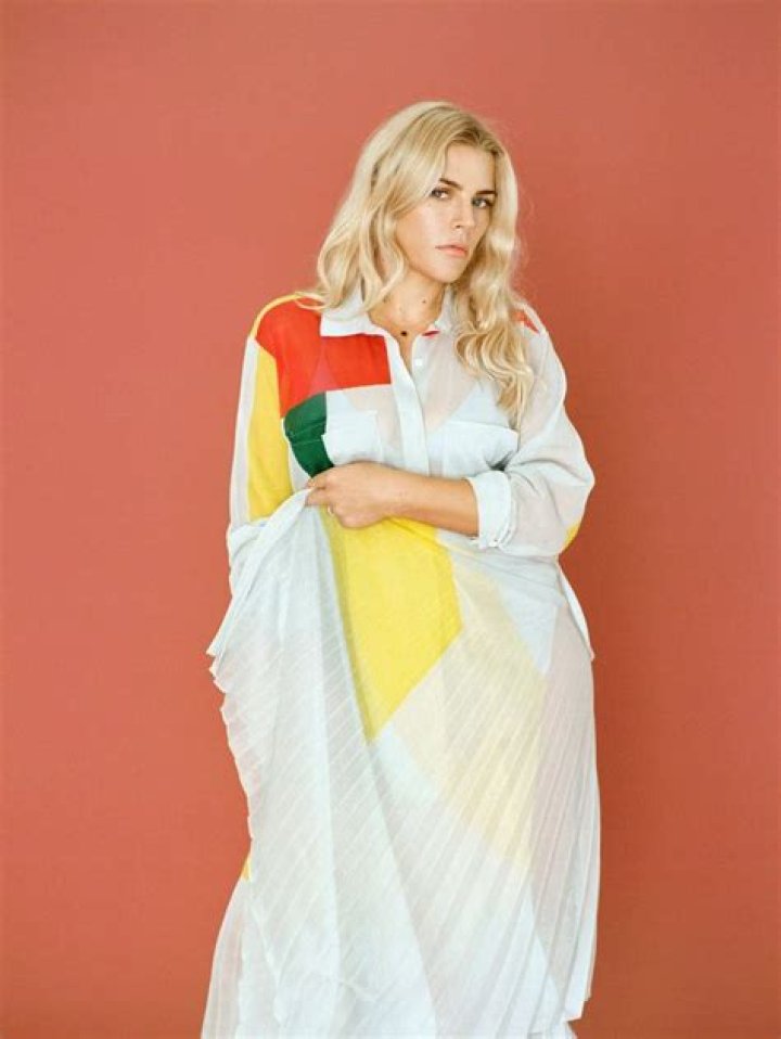 Michelle Williams’ BFF Busy Philipps Rushes to Be by Her Side on the 10th Anniversary of Heath Ledger’s Death