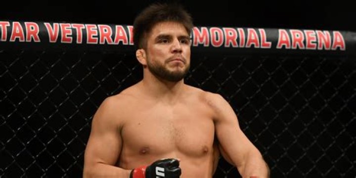 Henry Cejudo biografía, edad, altura, esposo, net worth, familia