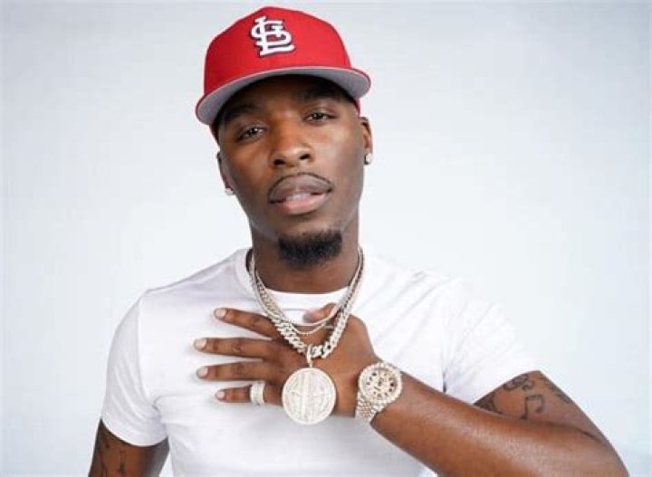 Hitman Holla (Rapper) - Age, Birthday, Bio, Facts, Family, Net Worth, Height & More