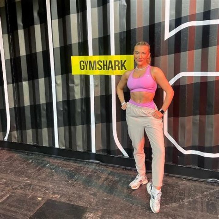 
Hope Marsh Height, Weight, Net Worth, Age, Birthday, Wikipedia, Who, Nationality, Biography 