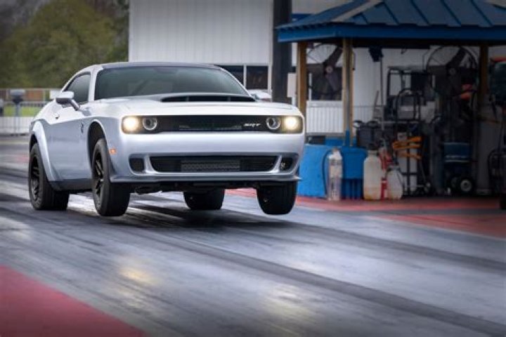 How fast is a 300 hp 3000 lbs car 1/4 mile times?