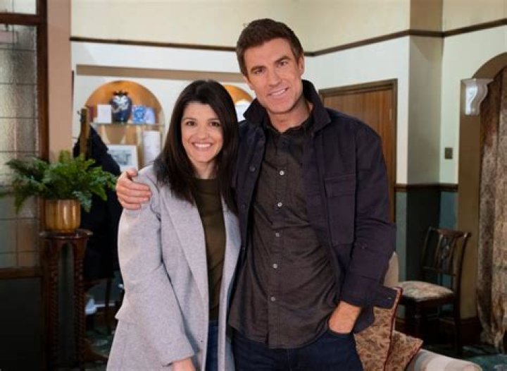 
How Old Is Sarah Kozlowski? Age Wikipedia And Husband Facts – Is Silverton Siege Actress Married 2022? 