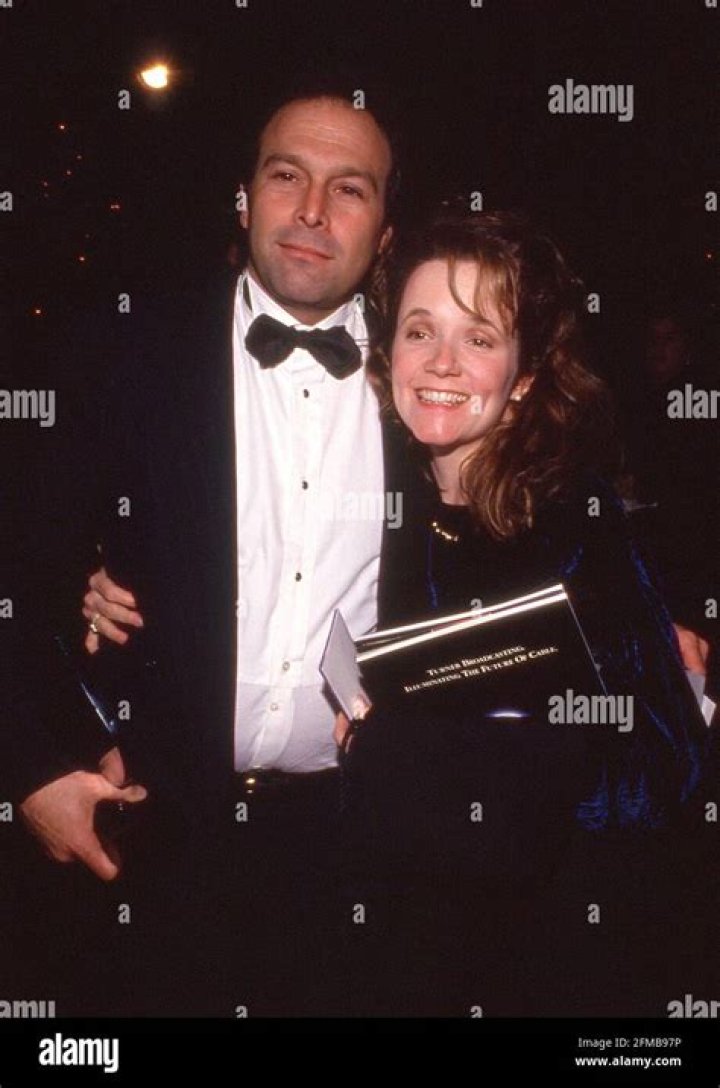 Howard Deutch (Director) - Age, Birthday, Bio, Facts, Family, Net Worth, Height & More