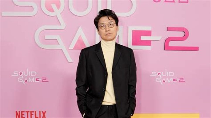 Hwang Dong-hyuk Biography, Age, Height, Wife, Net Worth, Family