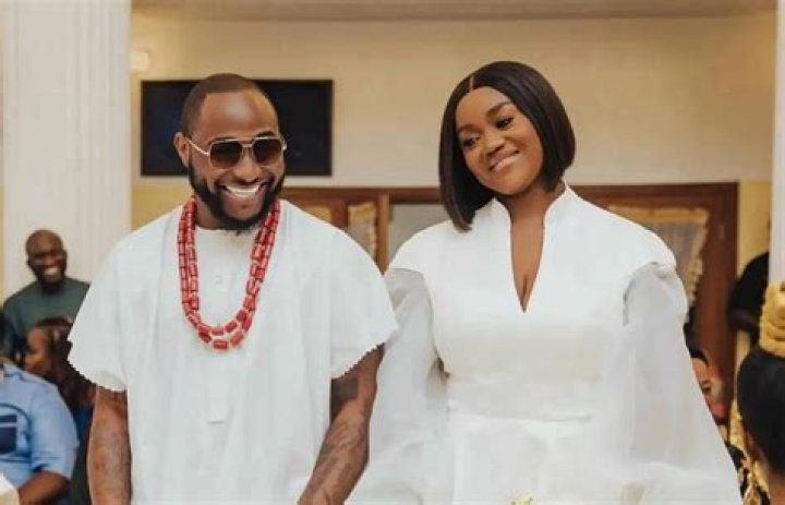 
I Will Make You Run From Nigeria – Davido Threatens Man Who Said He Can Slap Chioma 