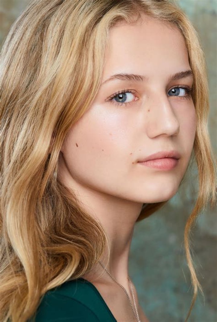 Indi Star (TV Actress) - Age, Birthday, Bio, Facts, Family, Net Worth, Height & More