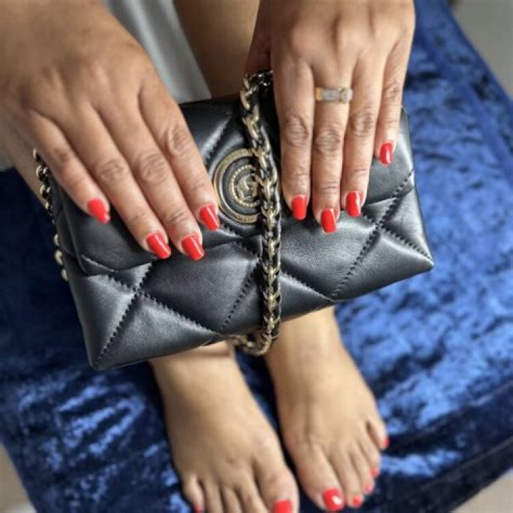 Ioana114 (YouTube Star) - Age, Birthday, Bio, Facts, Family, Net Worth, Height & More