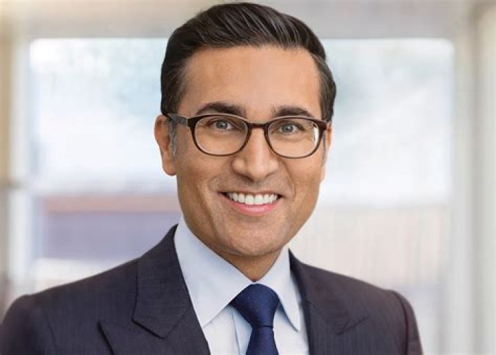 Iqbal Khan Biography, Age, Height, Wife, Net Worth, Family