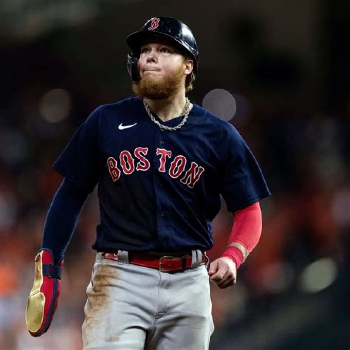 Is Alex Verdugo Married to Wife? Or Dating a Girlfriend?