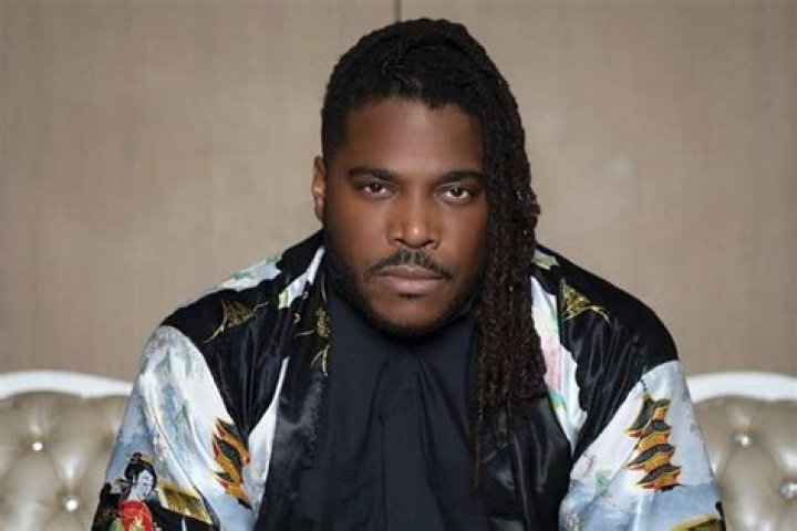 
Is Erich Preach Married to Wife? Love life. Kids. 