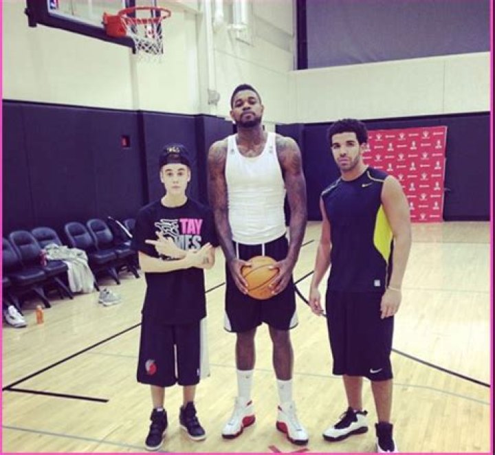 Izzy Drake Height, Weight, Net Worth, Age, Birthday, Wikipedia, Who, Nationality, Biography