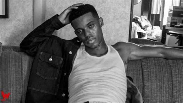 
Jabari Small Height, Weight, Net Worth, Age, Birthday, Wikipedia, Who, Nationality, Biography 