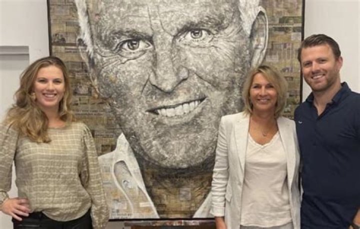 Who is Jacqueline de Vries? Wiki, Biography & Facts About Peter R. de Vries's Wife