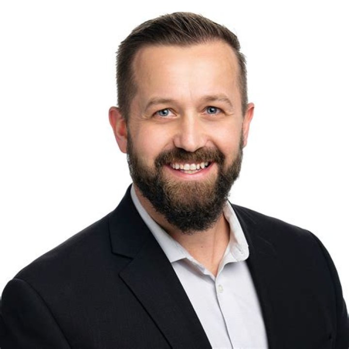 Jason Holden (YouTube Star) - Age, Birthday, Bio, Facts, Family, Net Worth, Height & More