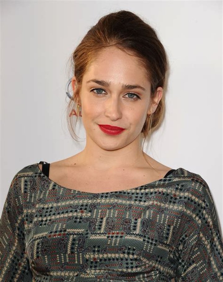 Jemima Kirke (TV Actress) - Age, Birthday, Bio, Facts, Family, Net Worth, Height & More