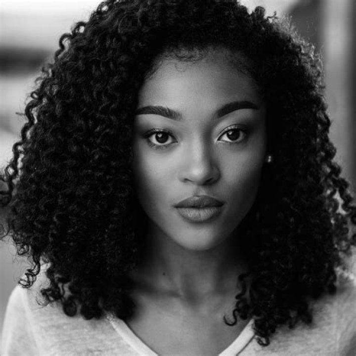 Jen Curley (TikTok Star) - Age, Birthday, Bio, Facts, Family, Net Worth, Height & More