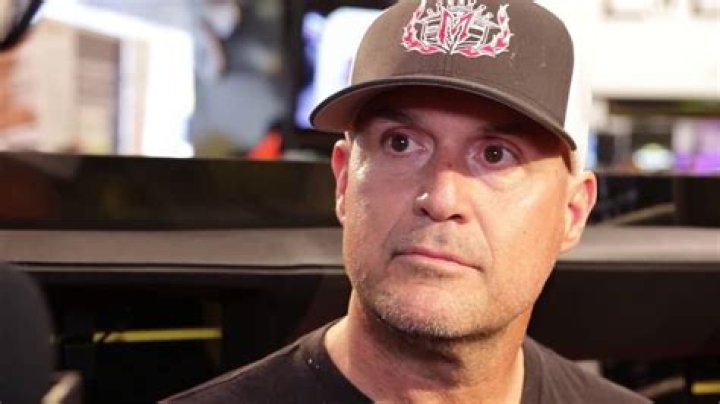 Joe Martin (Guitarist) - Age, Birthday, Bio, Facts, Family, Net Worth, Height & More