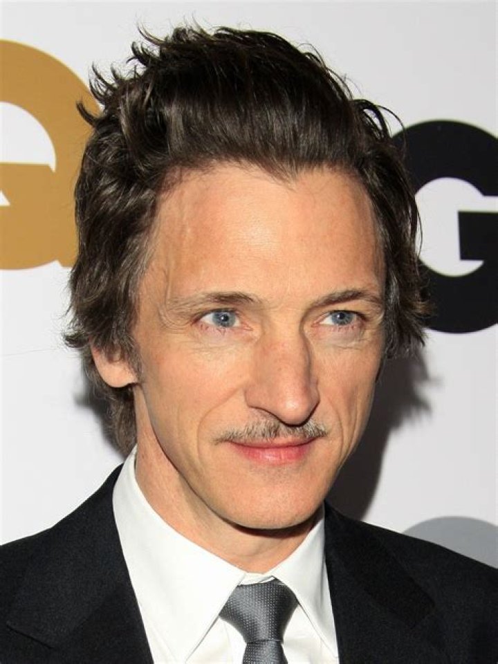 John Hawkes Biography, Age, Height, Wife, Net Worth, Family