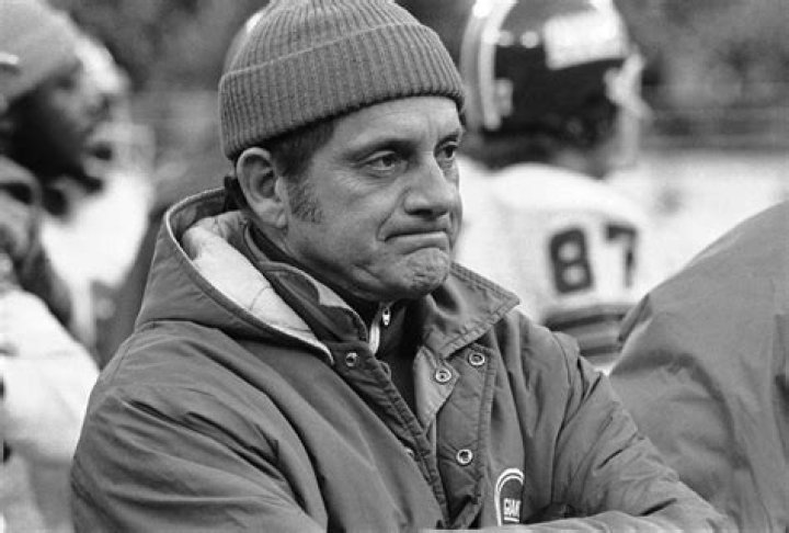 John McVay Biography, Age, Height, Husband, Net Worth, Family