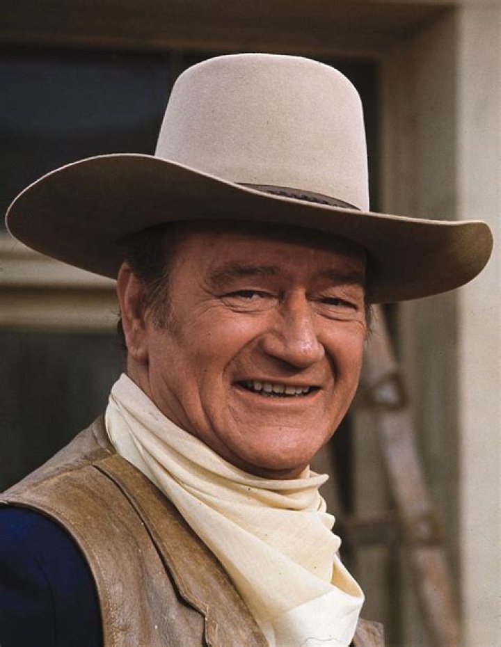 How tall was John Wayne