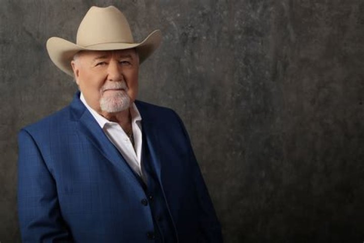 Johnny Lee (Country Singer) - Age, Birthday, Bio, Facts, Family, Net Worth, Height & More